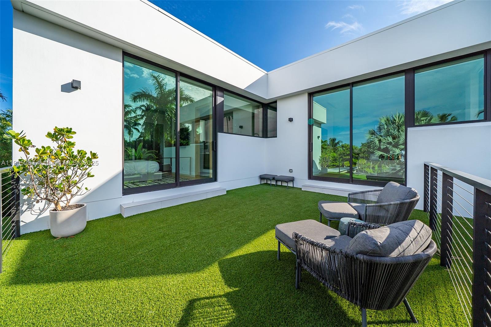 Undisclosed Address Miami Beach, FL 33140