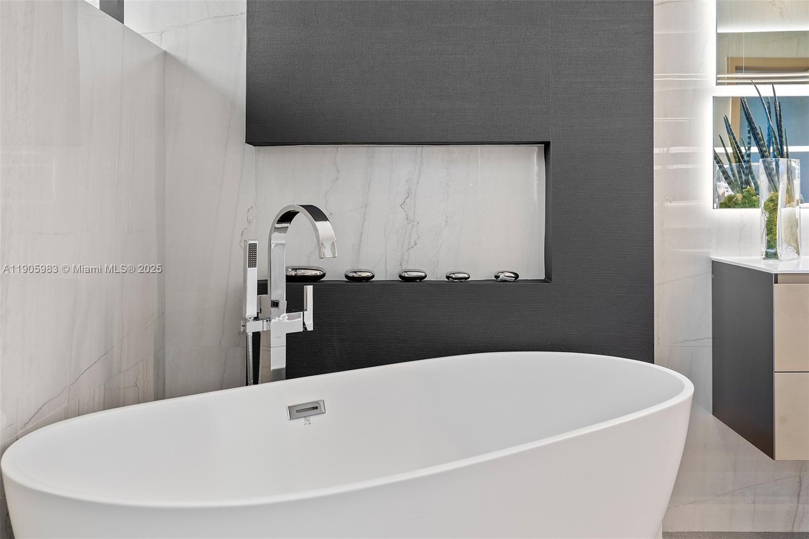 Undisclosed Address Miami Beach, FL 33140