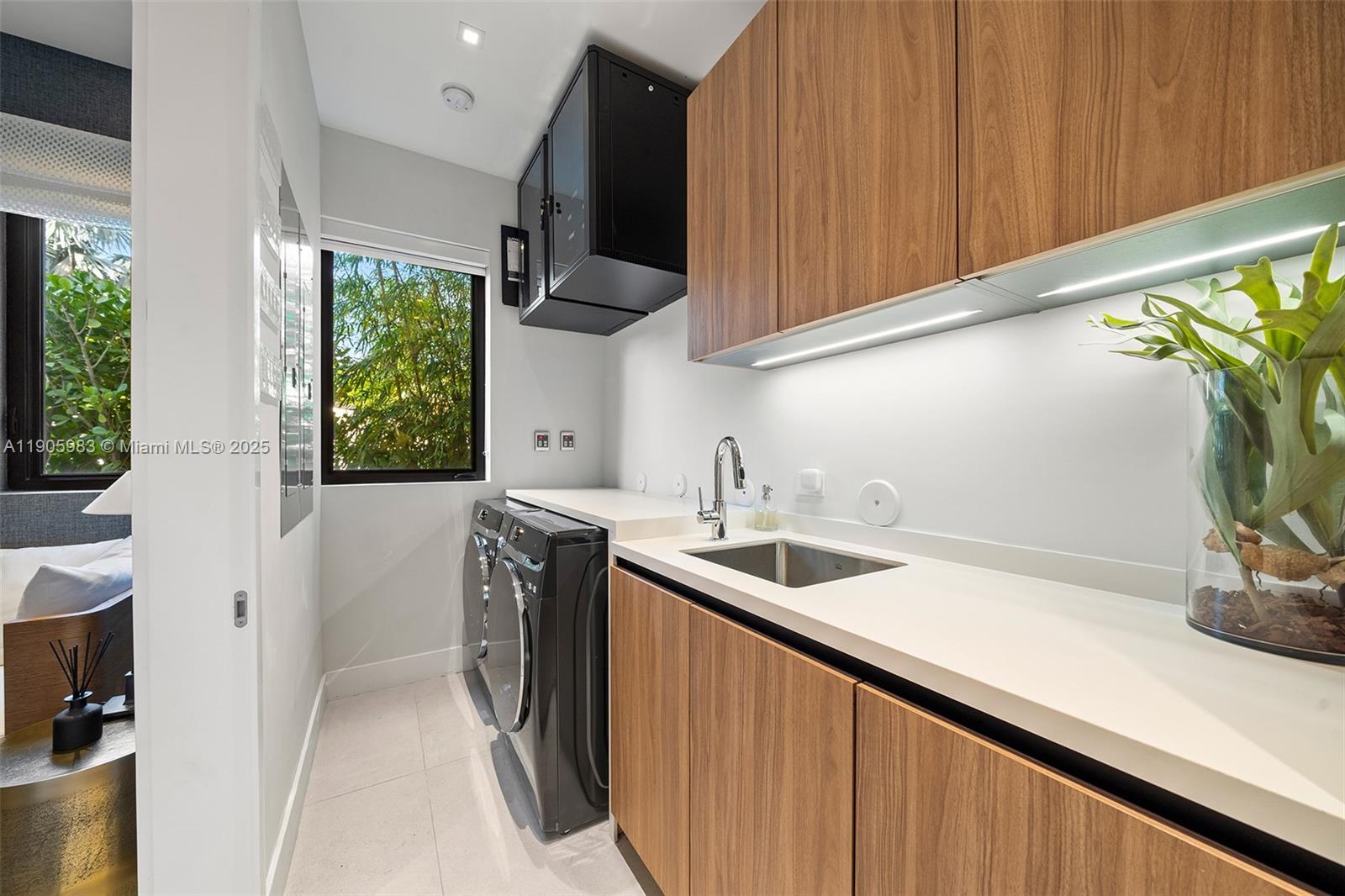 Undisclosed Address Miami Beach, FL 33140