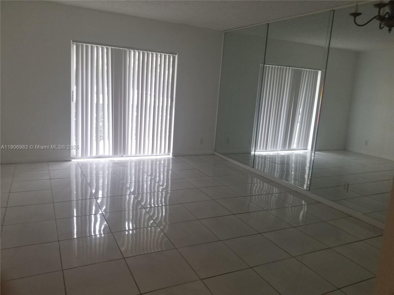 4384 NW 9th Ave #20-1F