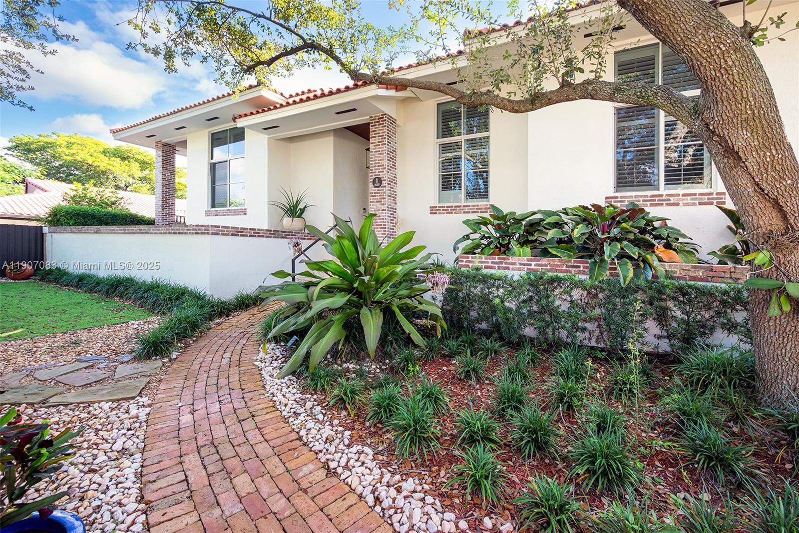 8025 SW 91st Ave Miami, FL 33173