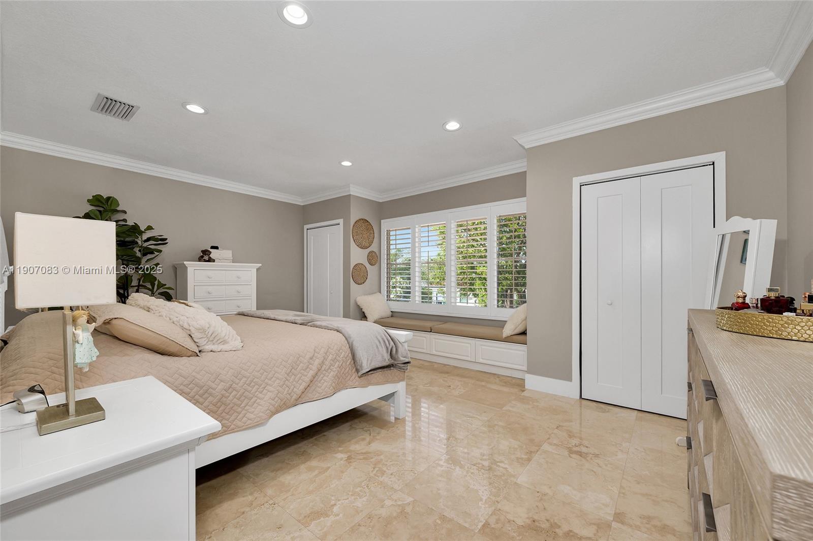 8025 SW 91st Ave Miami, FL 33173