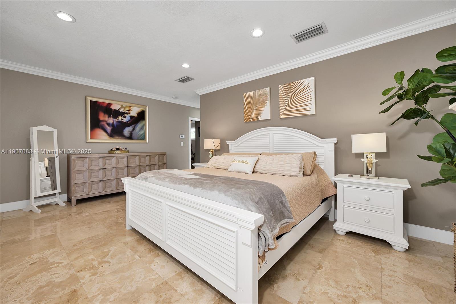 8025 SW 91st Ave Miami, FL 33173