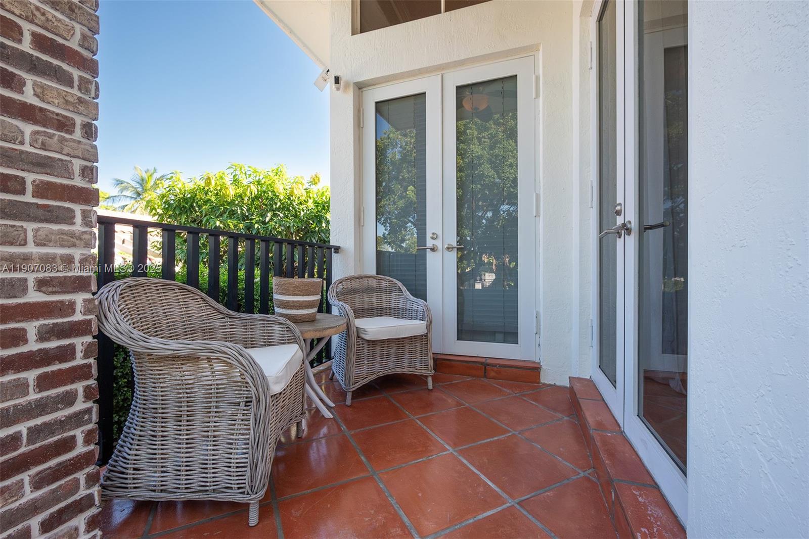 8025 SW 91st Ave Miami, FL 33173