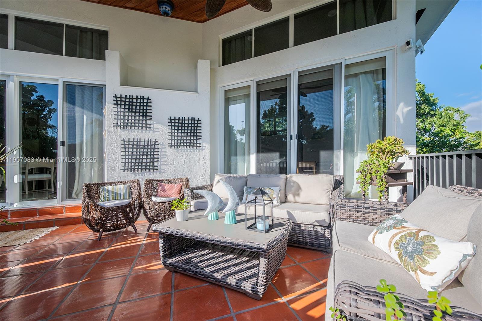 8025 SW 91st Ave Miami, FL 33173