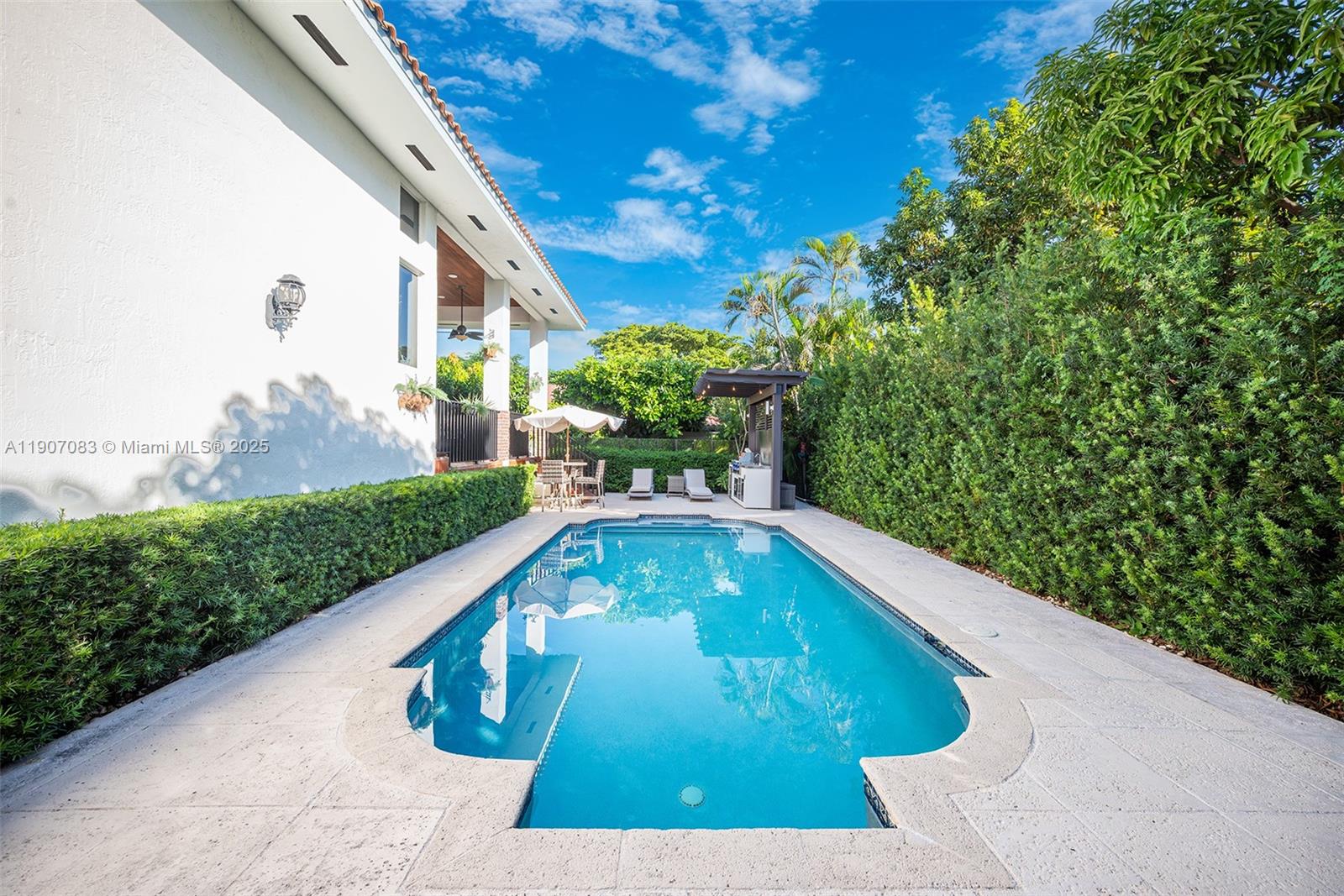 8025 SW 91st Ave Miami, FL 33173