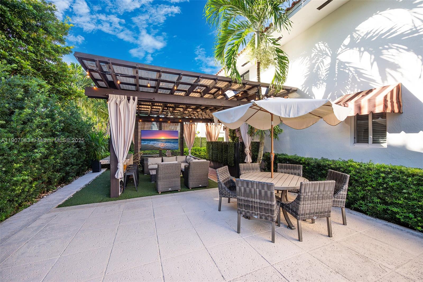 8025 SW 91st Ave Miami, FL 33173