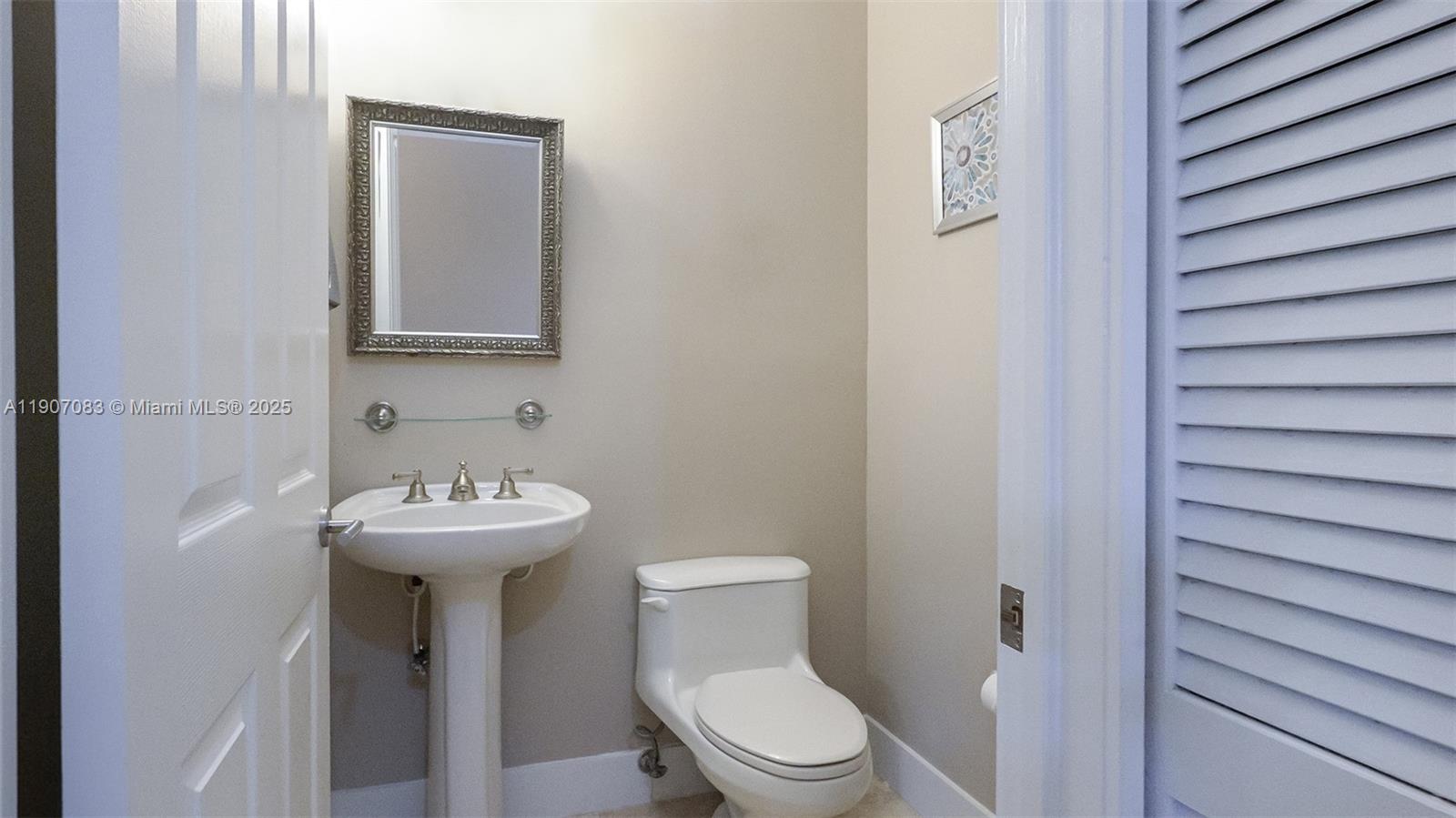 8025 SW 91st Ave Miami, FL 33173