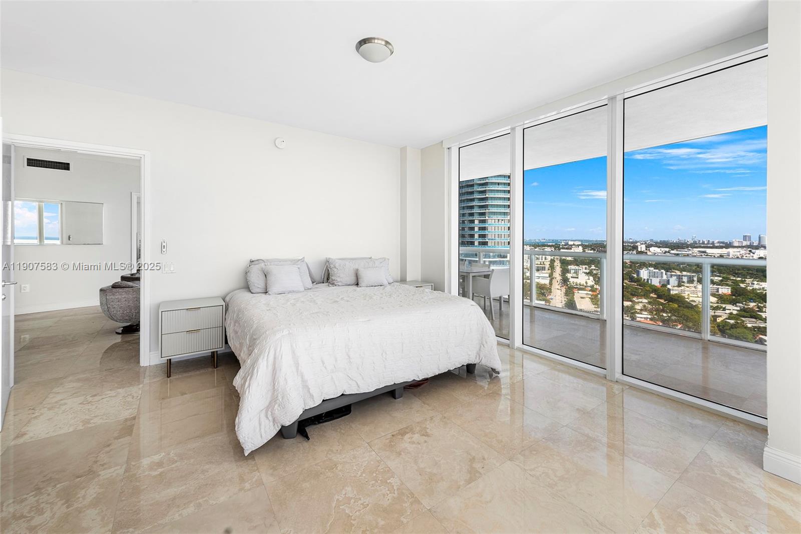 450 Alton Rd #3010 Miami Beach, FL 33139