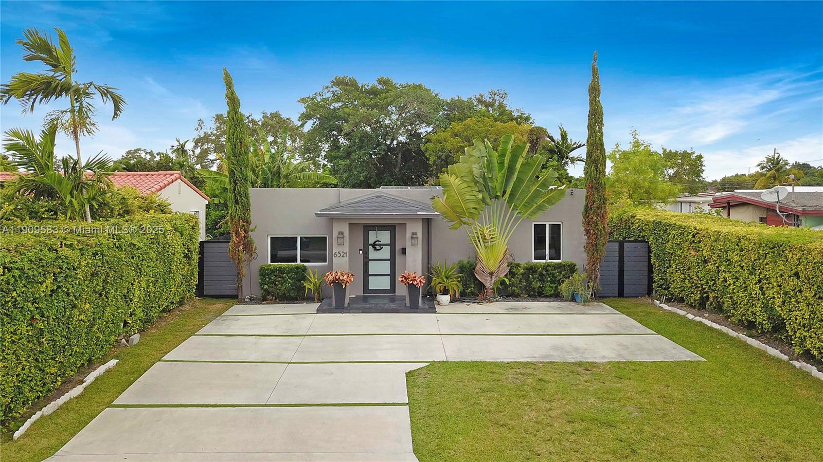 6521 SW 31st St Miami, FL 33155