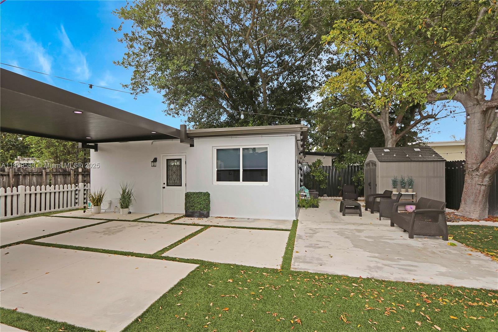 6521 SW 31st St Miami, FL 33155