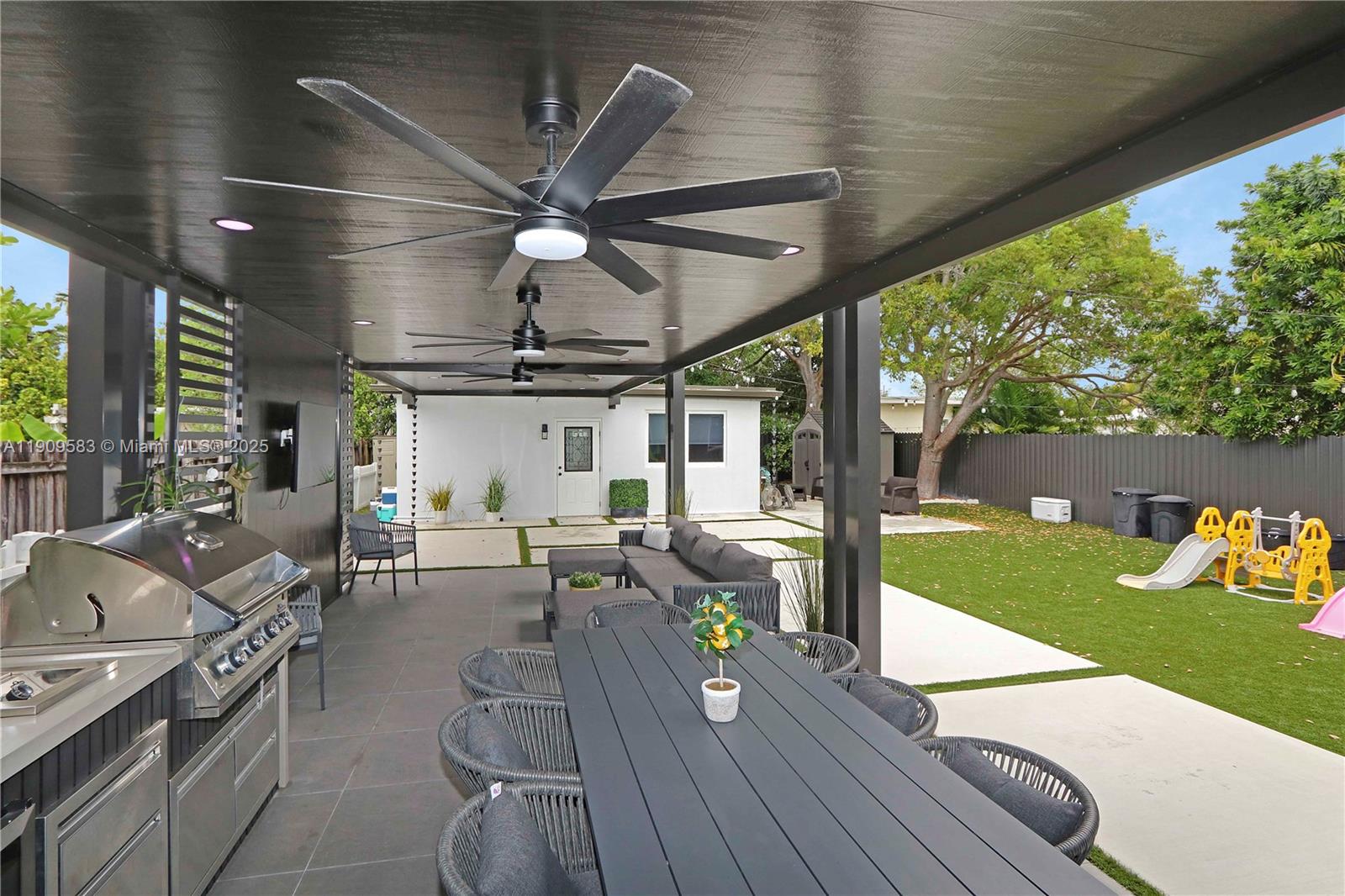 6521 SW 31st St Miami, FL 33155