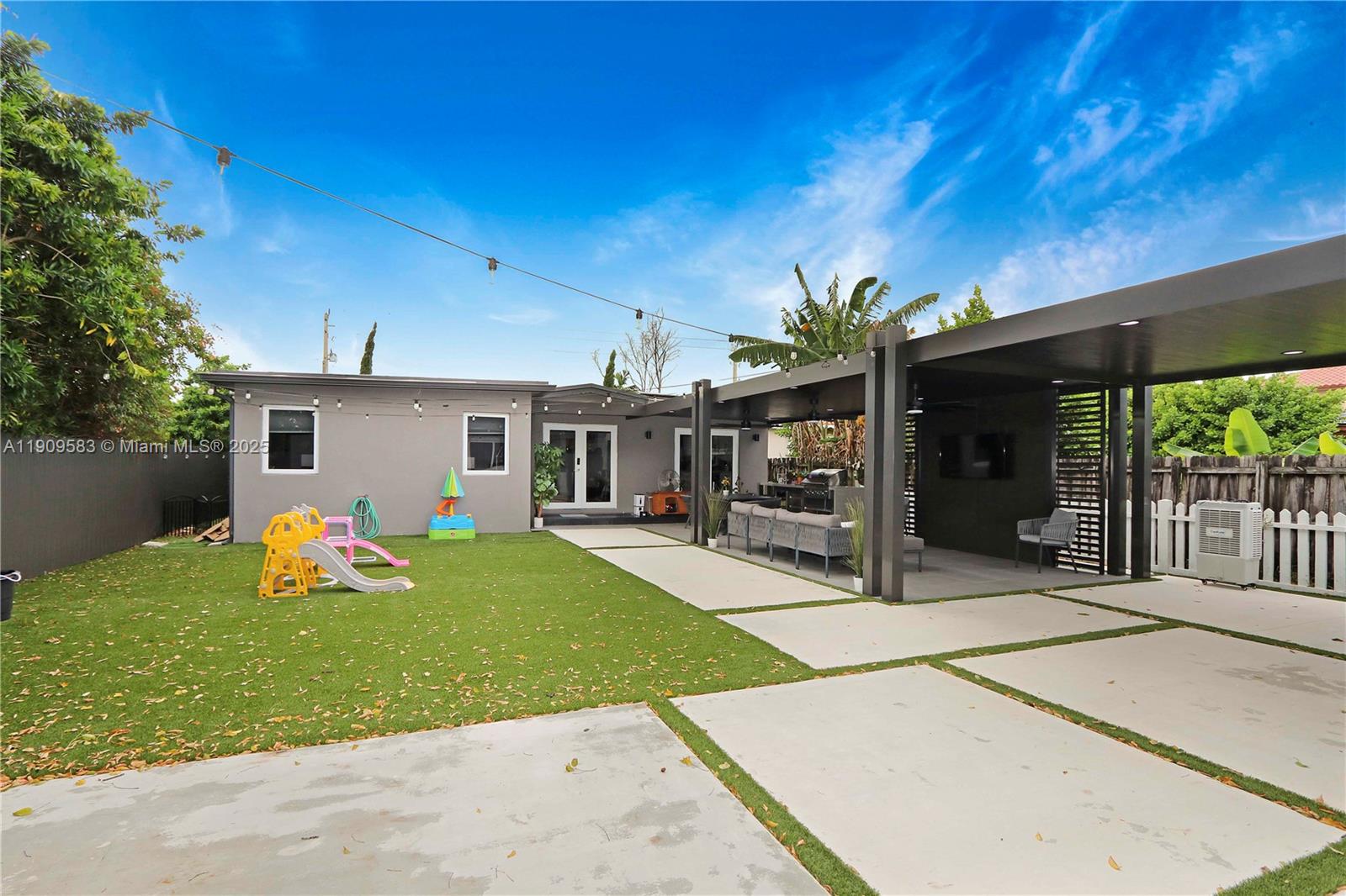 6521 SW 31st St Miami, FL 33155