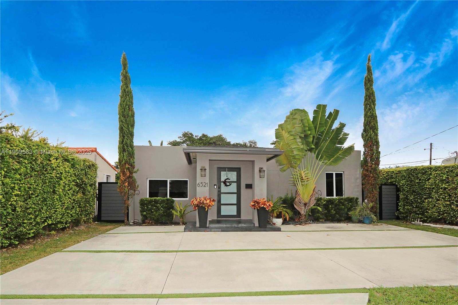 6521 SW 31st St Miami, FL 33155