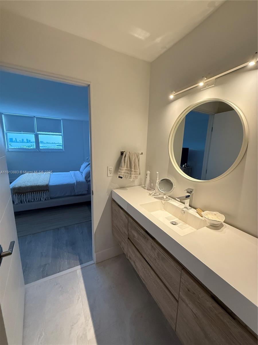 6900 Bay Dr #6A Miami Beach, FL 33141