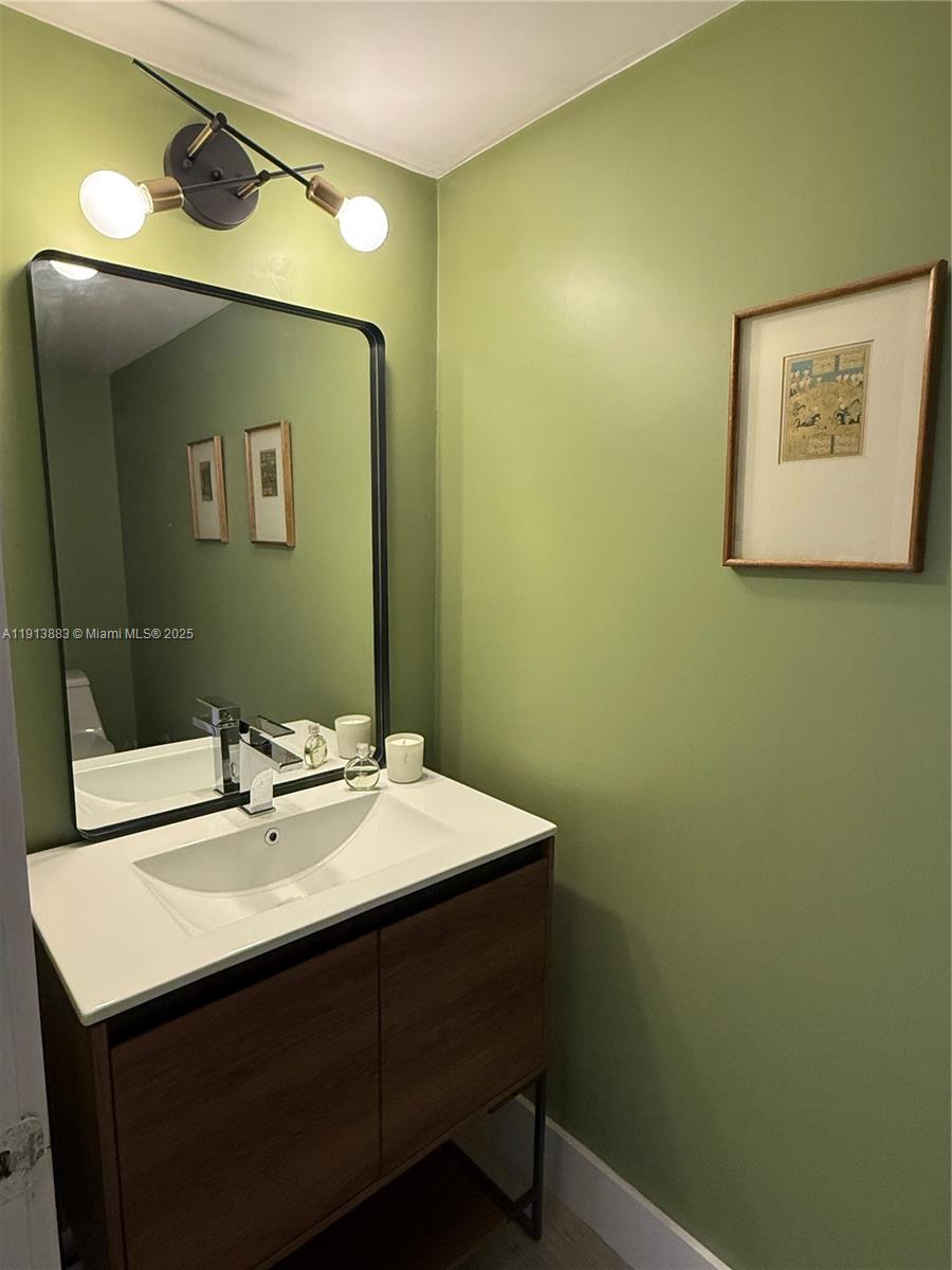 6900 Bay Dr #6A Miami Beach, FL 33141