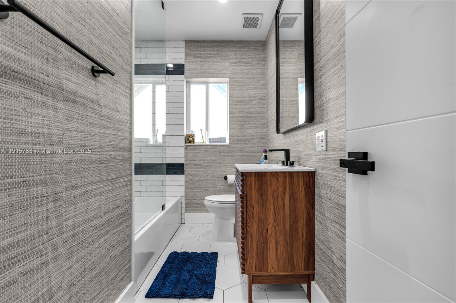 70 NE 50th St Miami, FL 33137