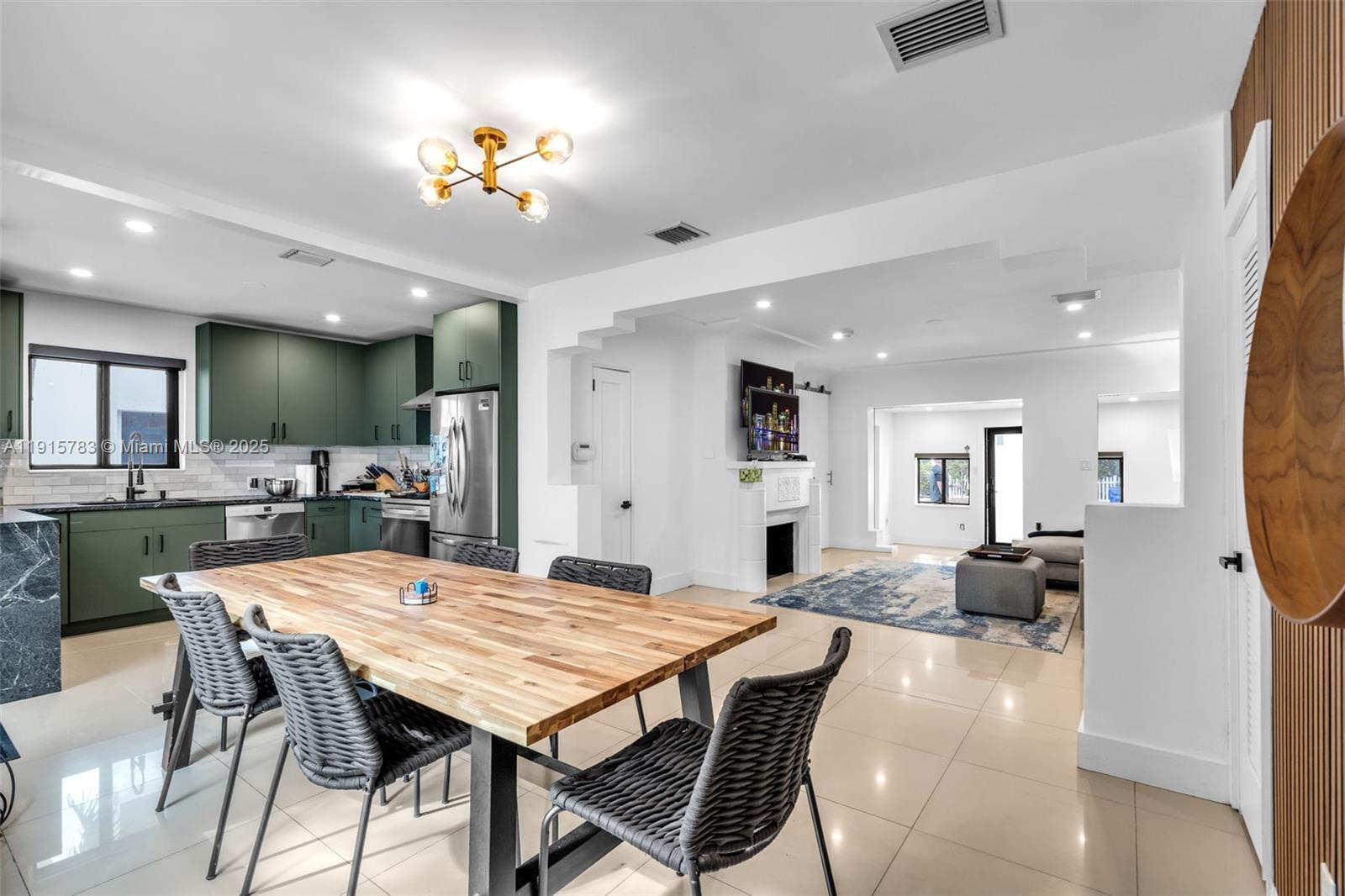 70 NE 50th St Miami, FL 33137