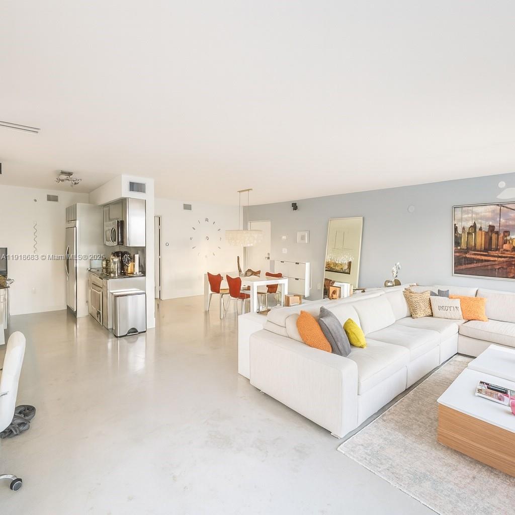 1701 Sunset Harbour Dr #F408