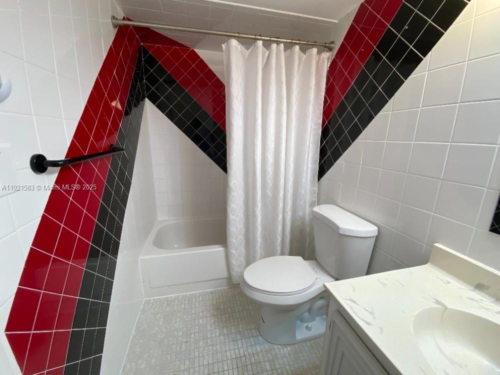 800 Parkview Dr #726 Hallandale Beach, FL 33009