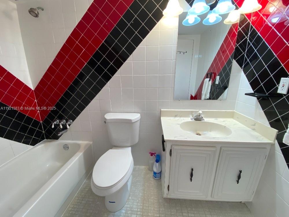 800 Parkview Dr #726 Hallandale Beach, FL 33009