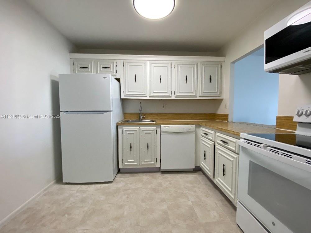 800 Parkview Dr #726 Hallandale Beach, FL 33009