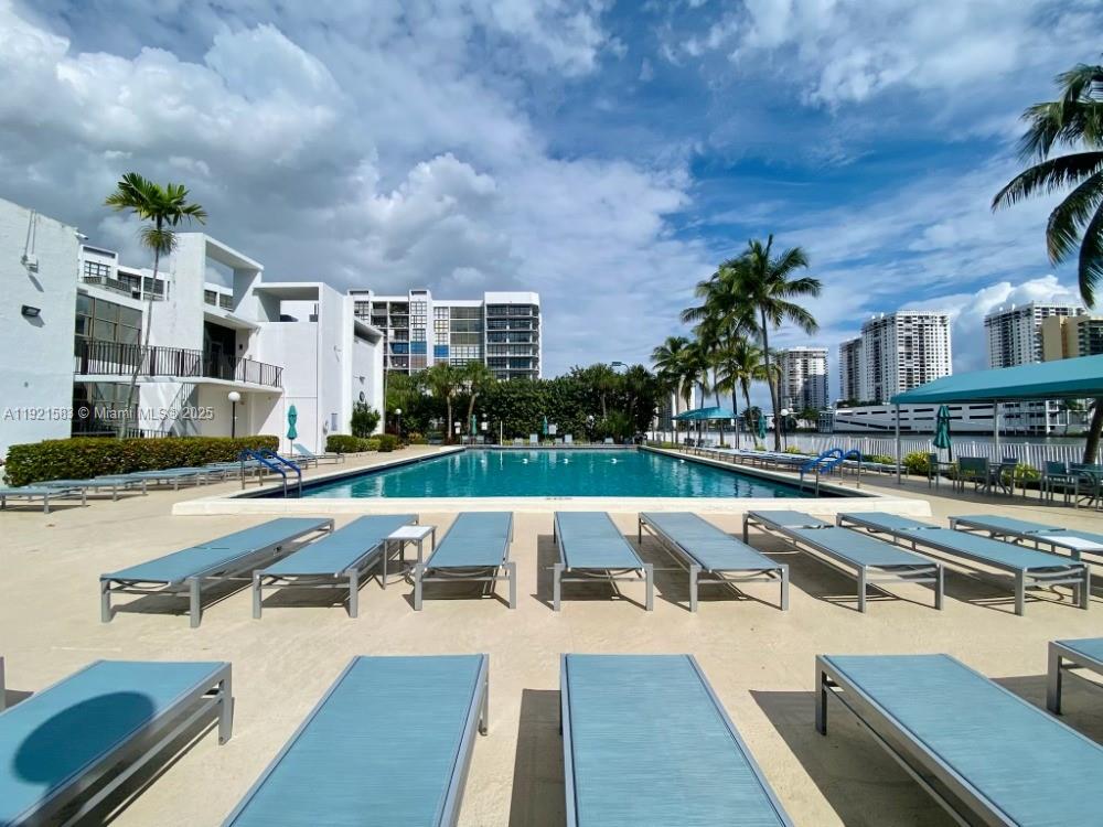 800 Parkview Dr #726 Hallandale Beach, FL 33009