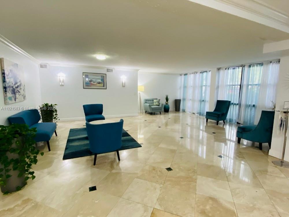 800 Parkview Dr #726 Hallandale Beach, FL 33009