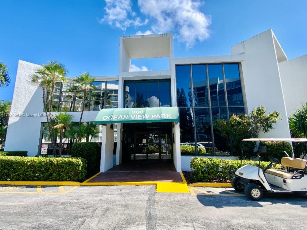 800 Parkview Dr #726 Hallandale Beach, FL 33009