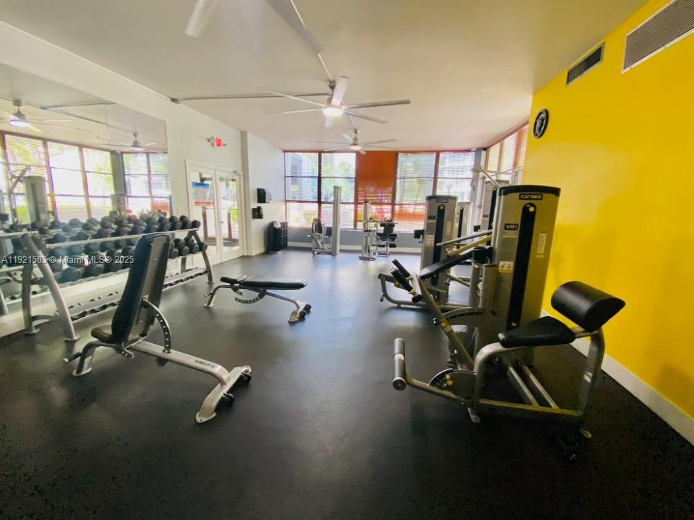 800 Parkview Dr #726 Hallandale Beach, FL 33009