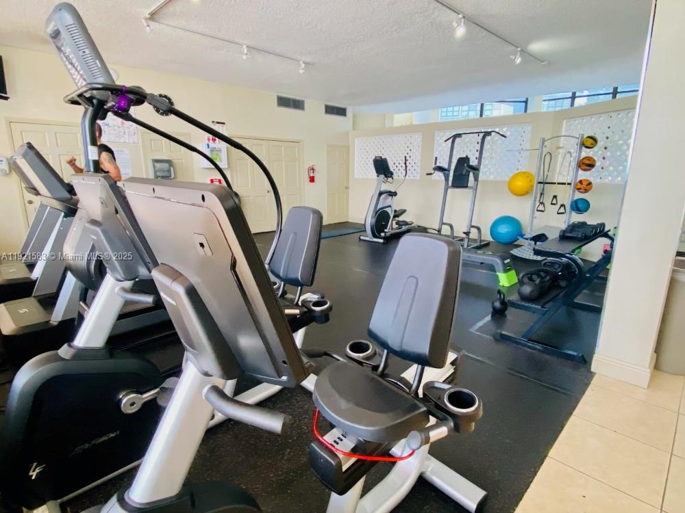 800 Parkview Dr #726 Hallandale Beach, FL 33009