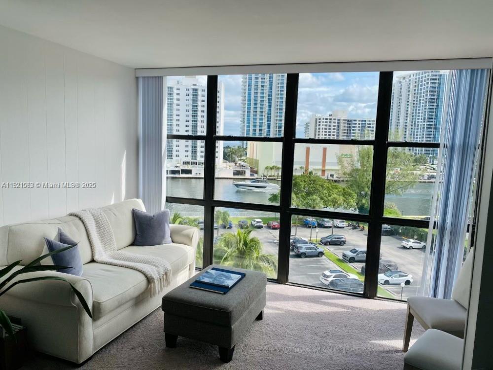 800 Parkview Dr #726 Hallandale Beach, FL 33009