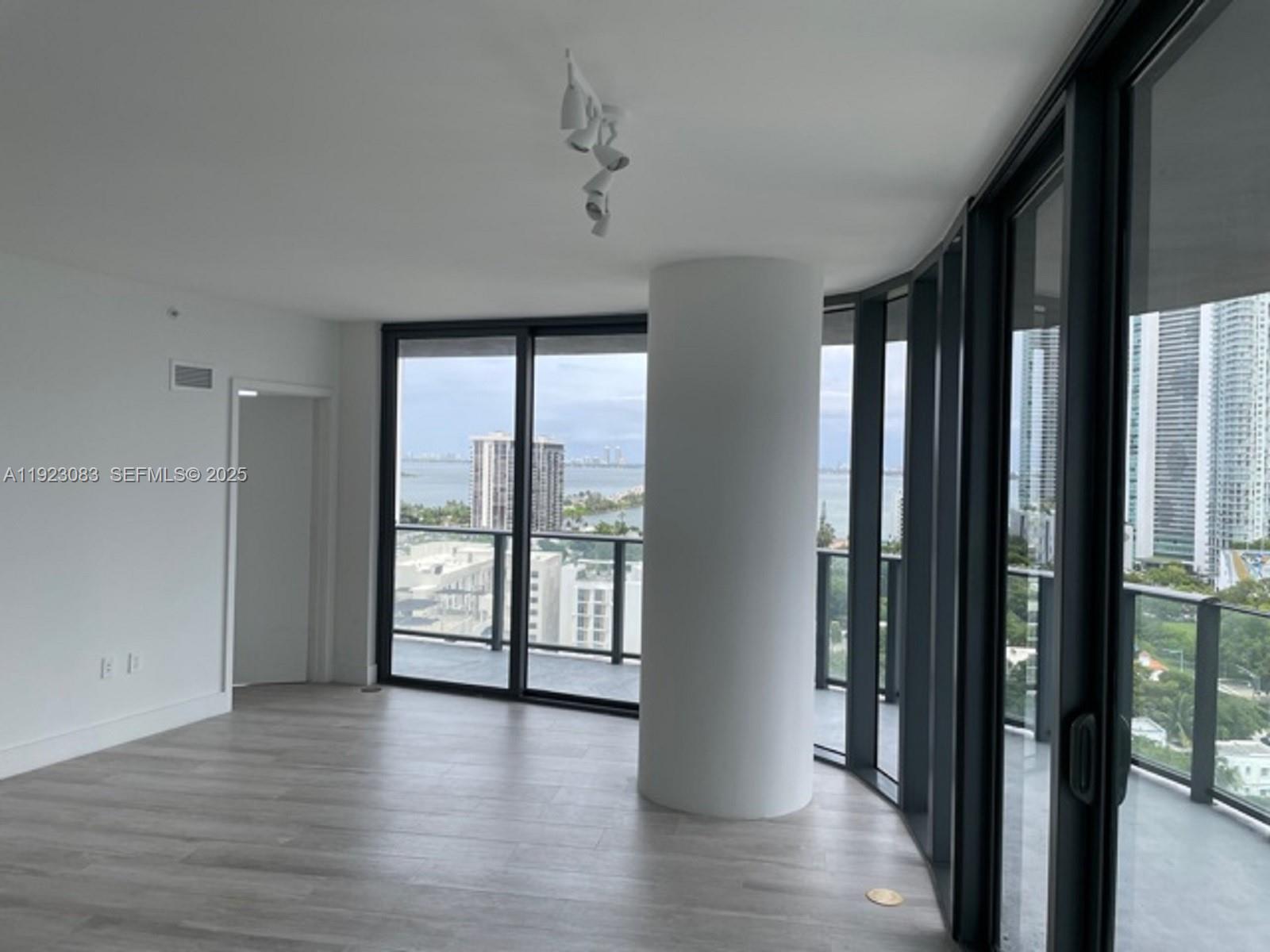 121 NE 34th St #1604 Miami, FL 33137