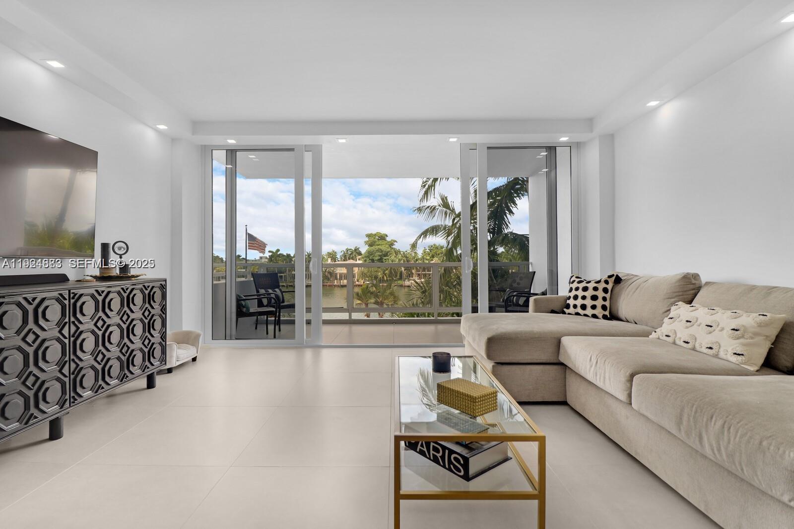 5700 Collins Ave #3J Miami Beach, FL 33140