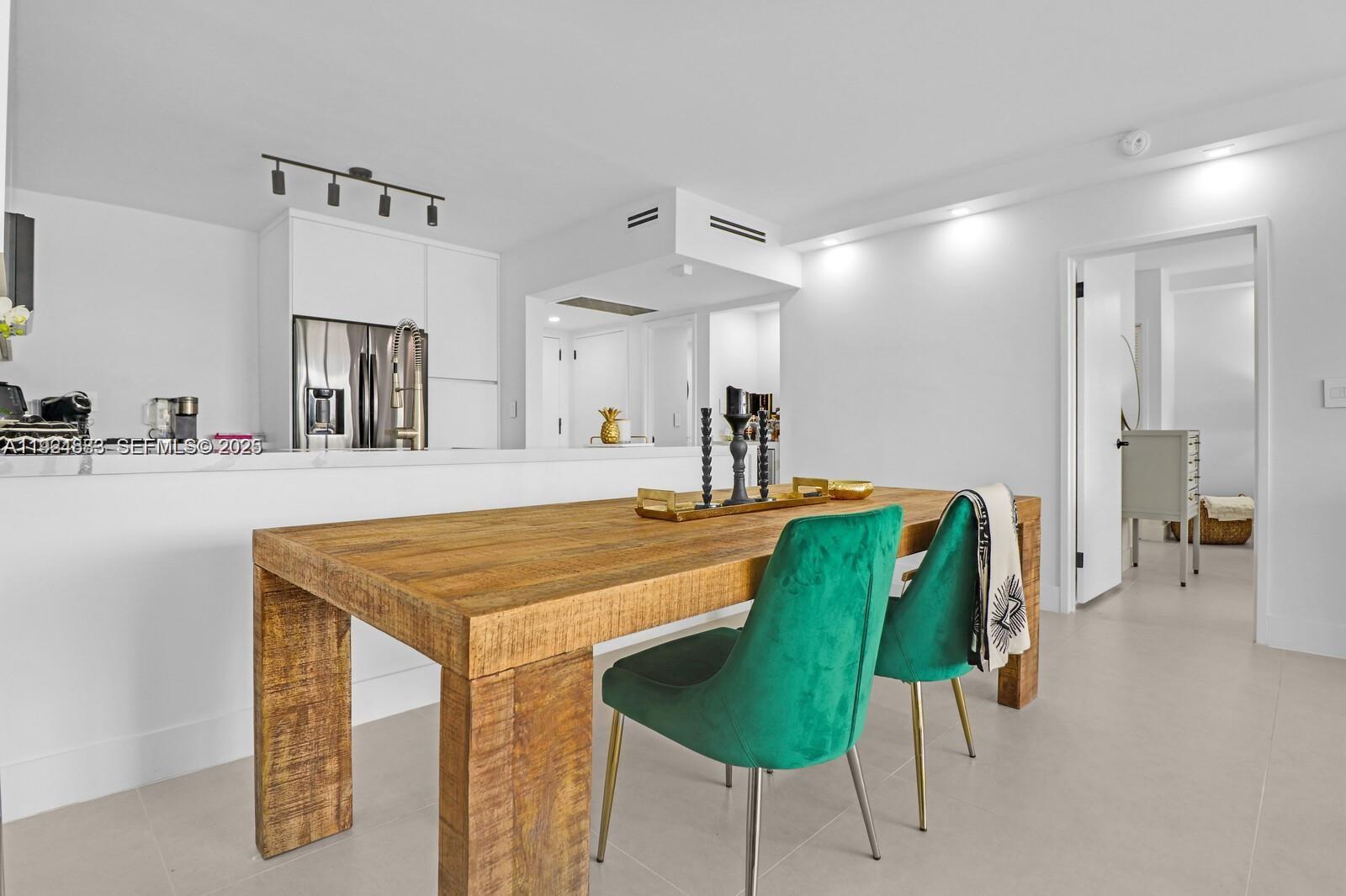 5700 Collins Ave #3J Miami Beach, FL 33140