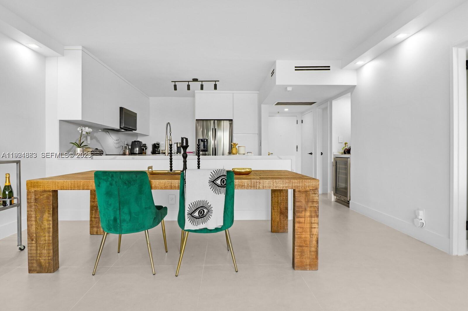 5700 Collins Ave #3J Miami Beach, FL 33140