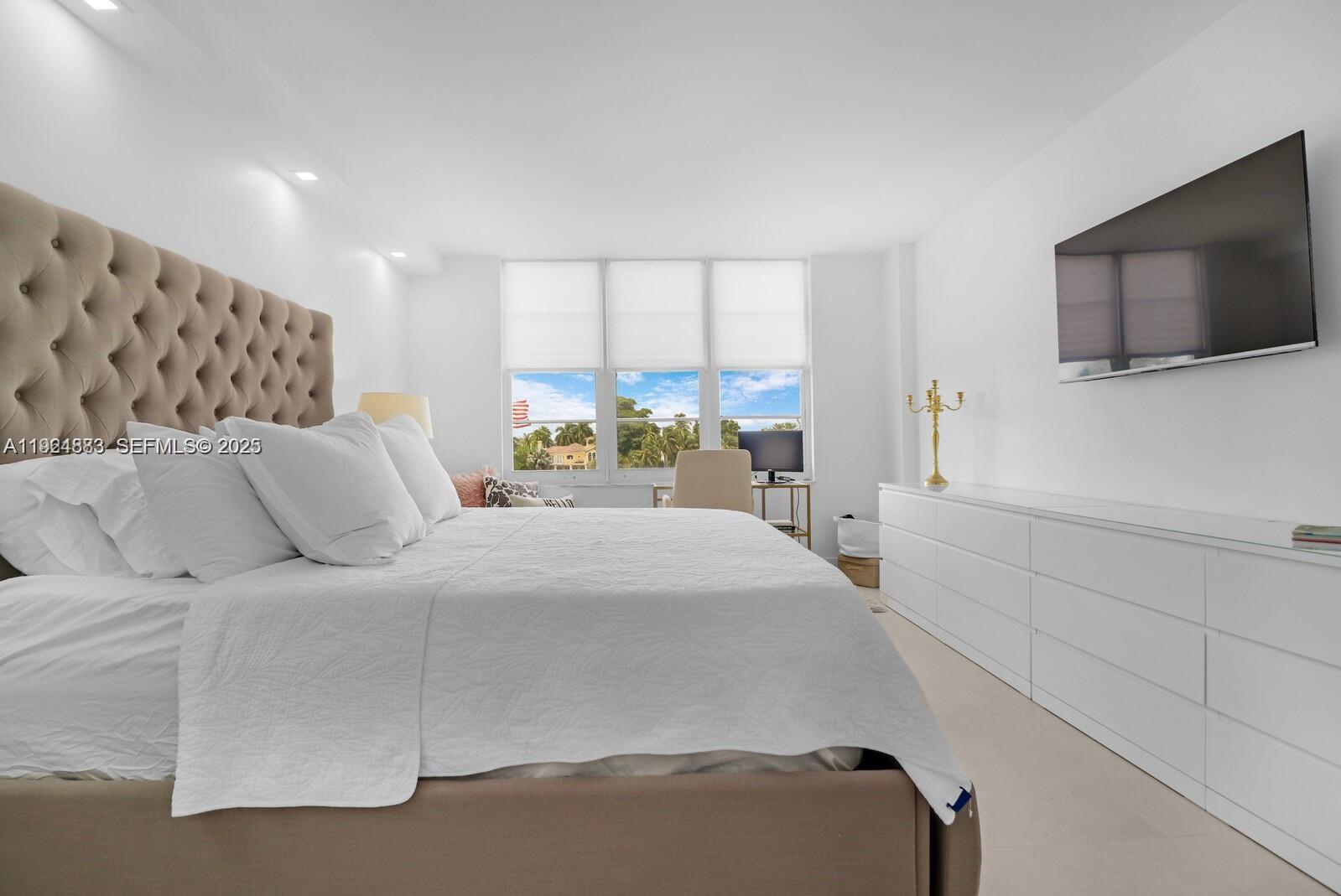 5700 Collins Ave #3J Miami Beach, FL 33140