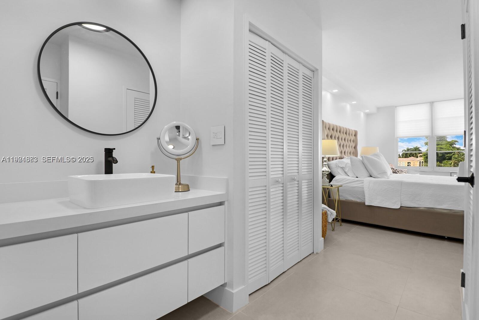 5700 Collins Ave #3J Miami Beach, FL 33140