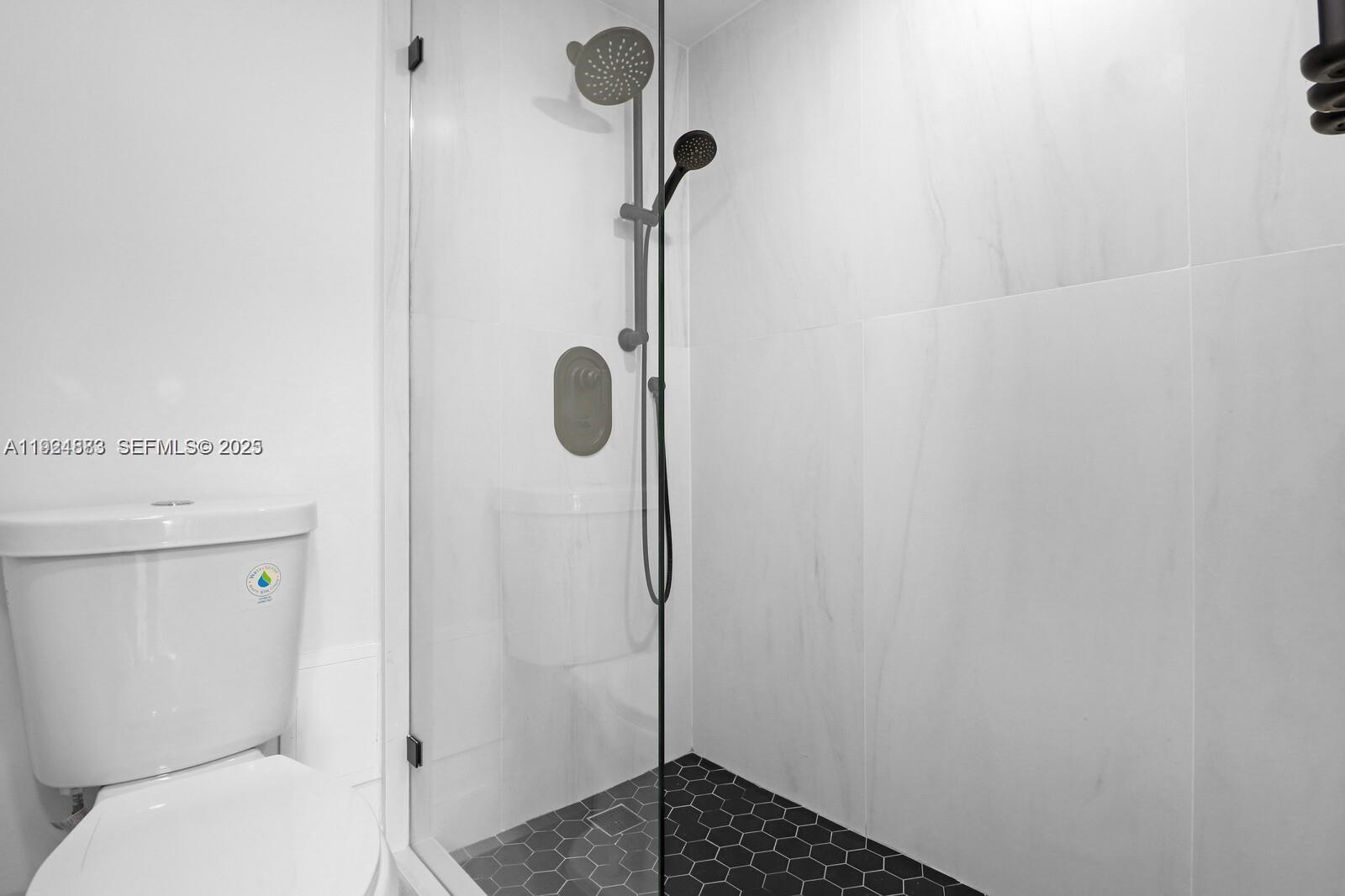 5700 Collins Ave #3J Miami Beach, FL 33140