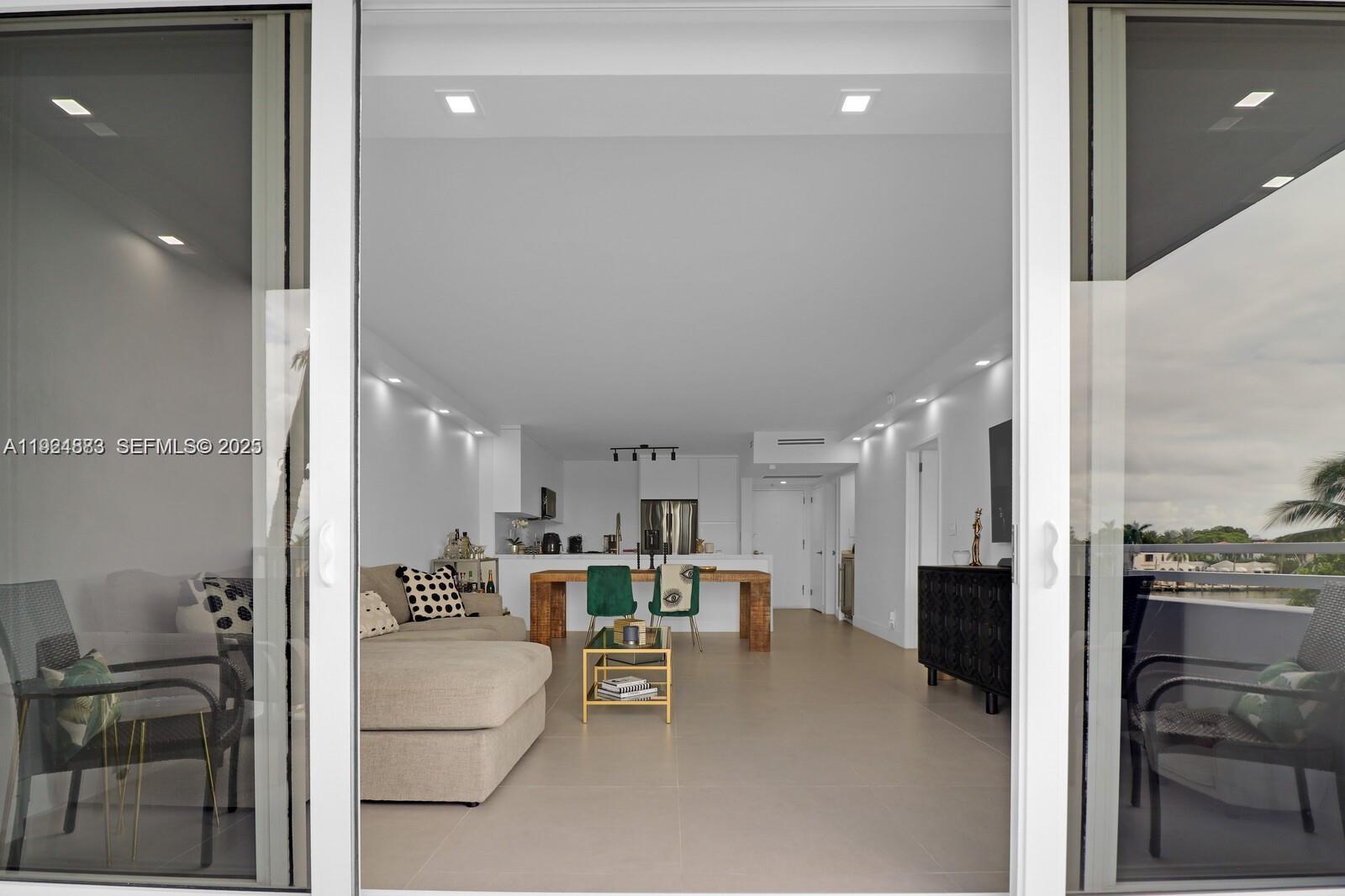 5700 Collins Ave #3J Miami Beach, FL 33140