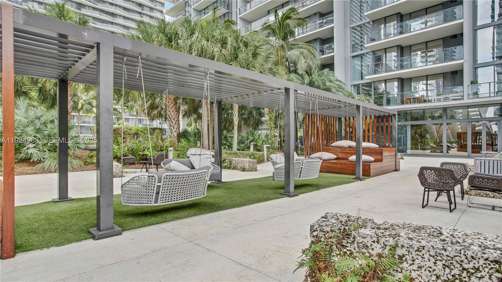 88 SW 7th St #2008 Miami, FL 33130