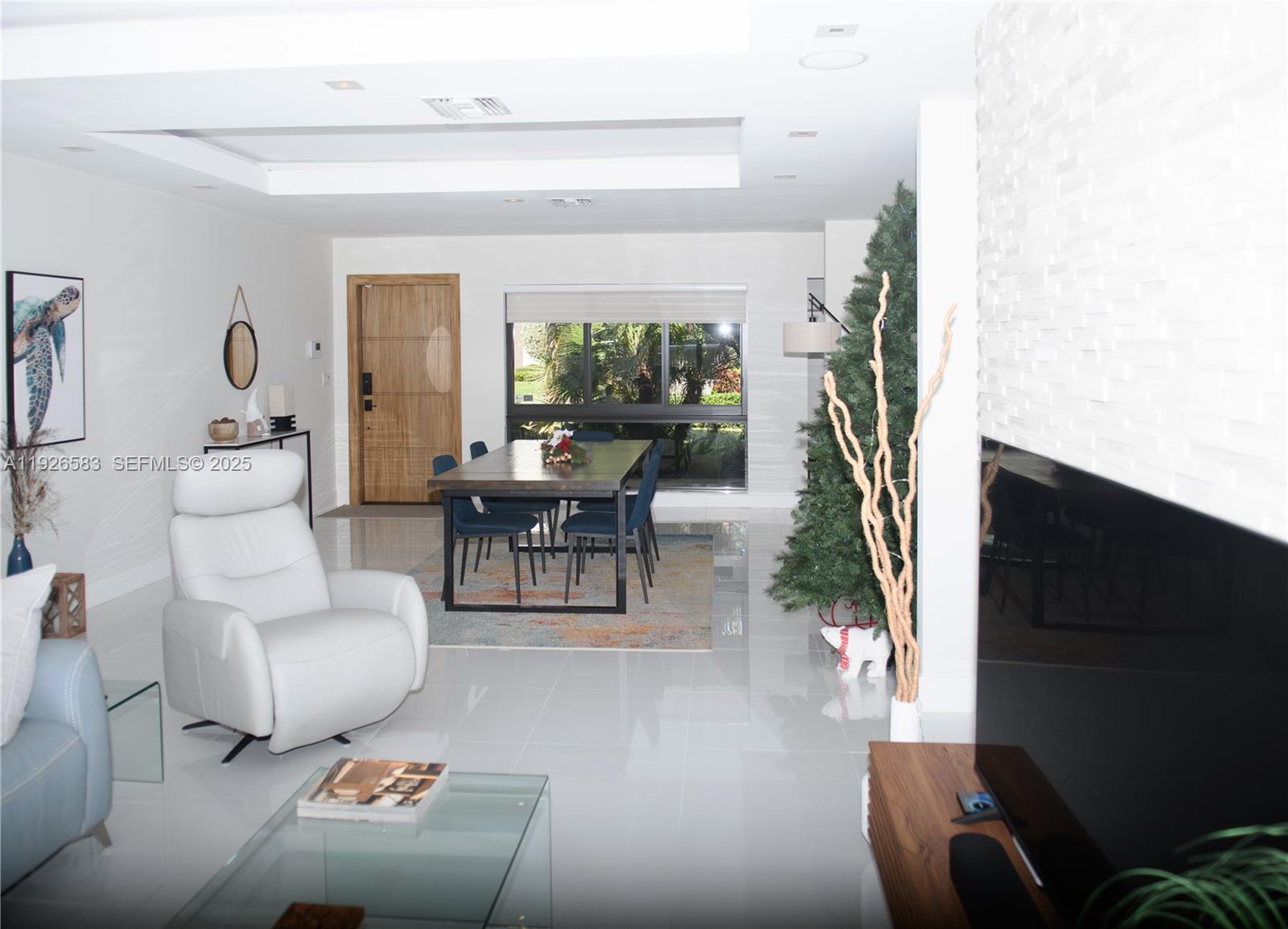 2734 SE 14th St Pompano Beach, FL 33062