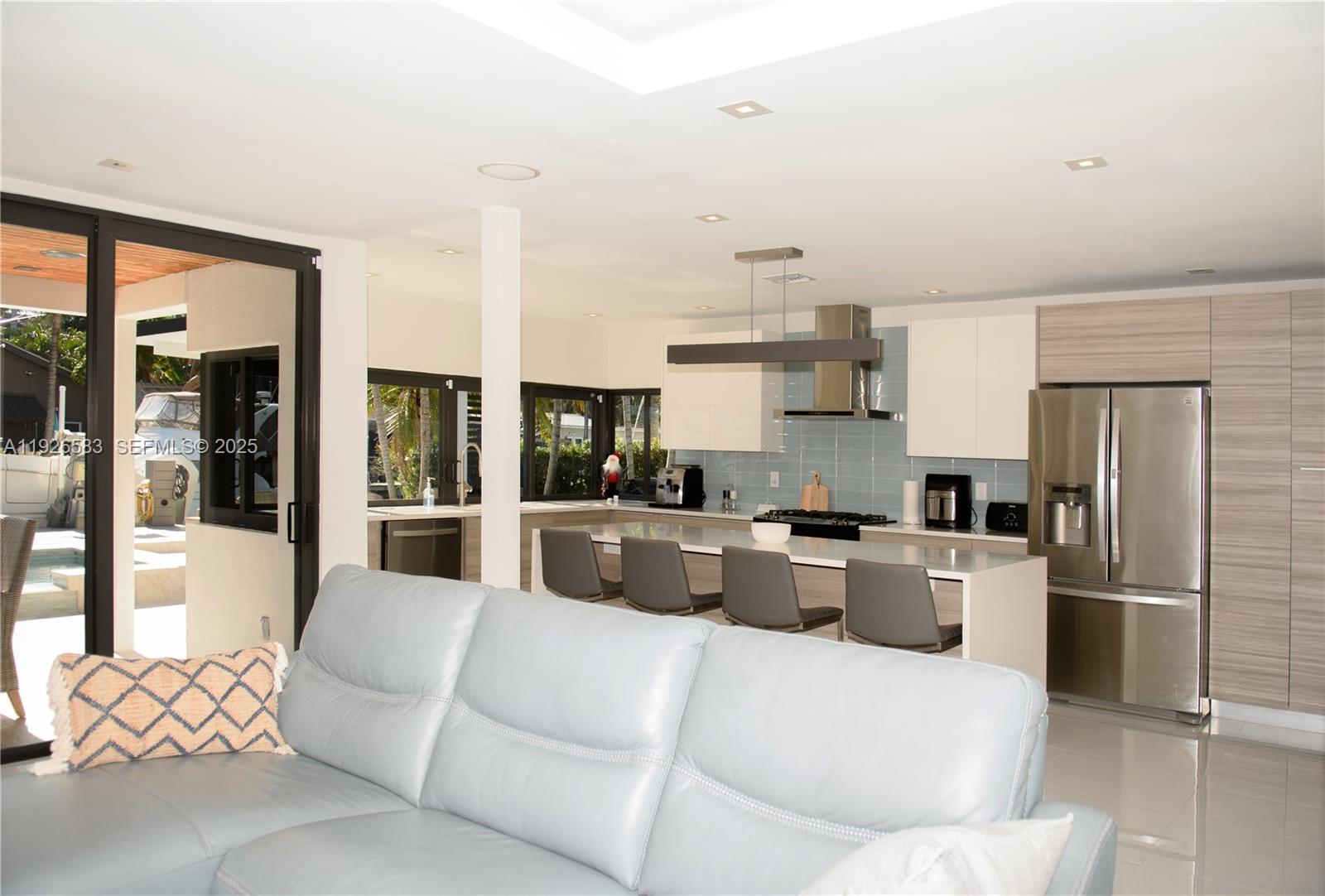 2734 SE 14th St Pompano Beach, FL 33062