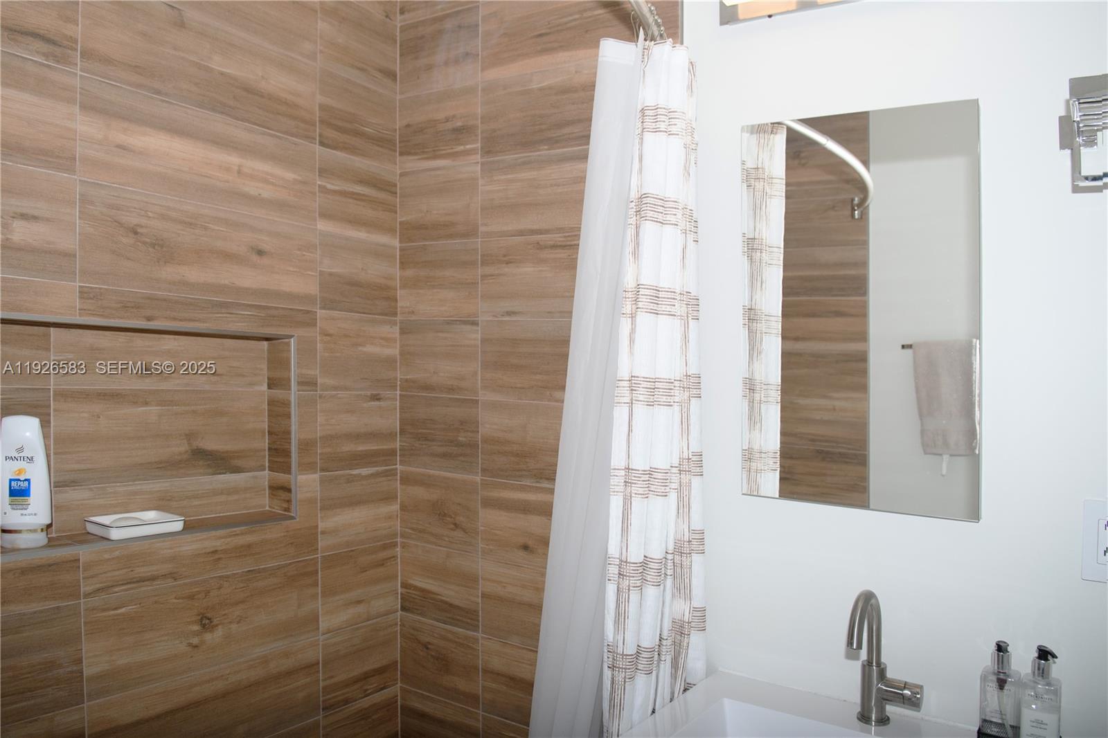 2734 SE 14th St Pompano Beach, FL 33062