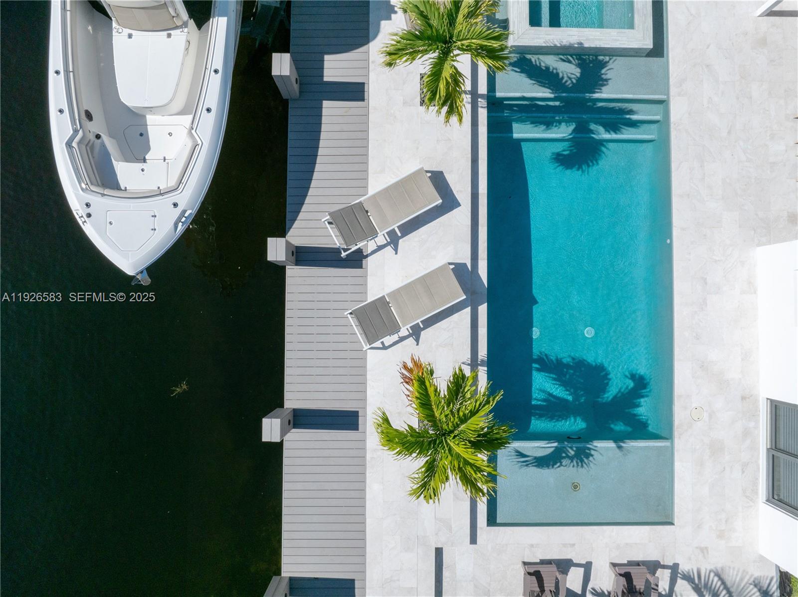 2734 SE 14th St Pompano Beach, FL 33062