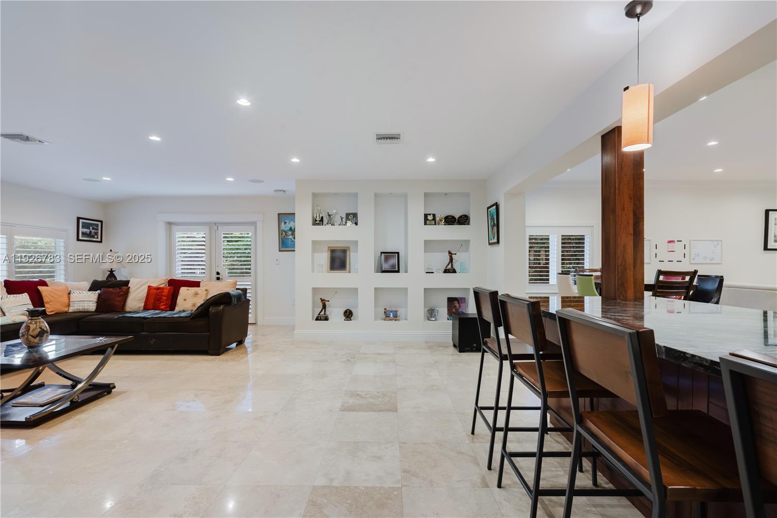 6755 SW 99th Ter Pinecrest, FL 33156