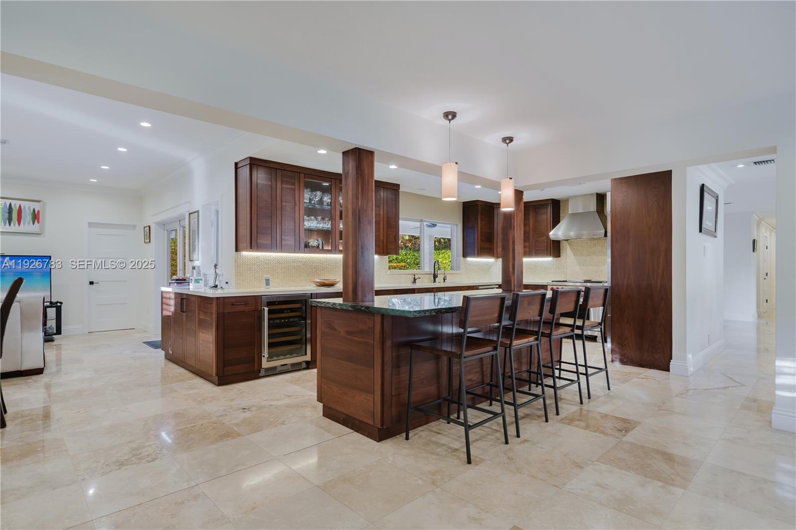 6755 SW 99th Ter Pinecrest, FL 33156