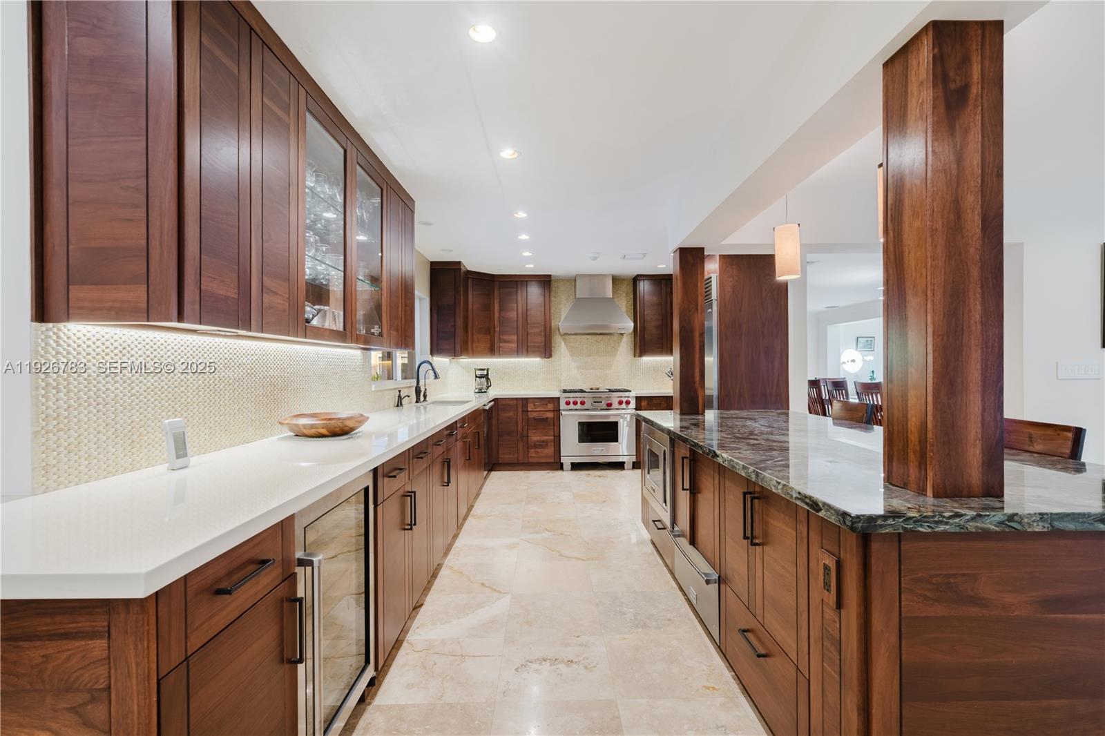 6755 SW 99th Ter Pinecrest, FL 33156