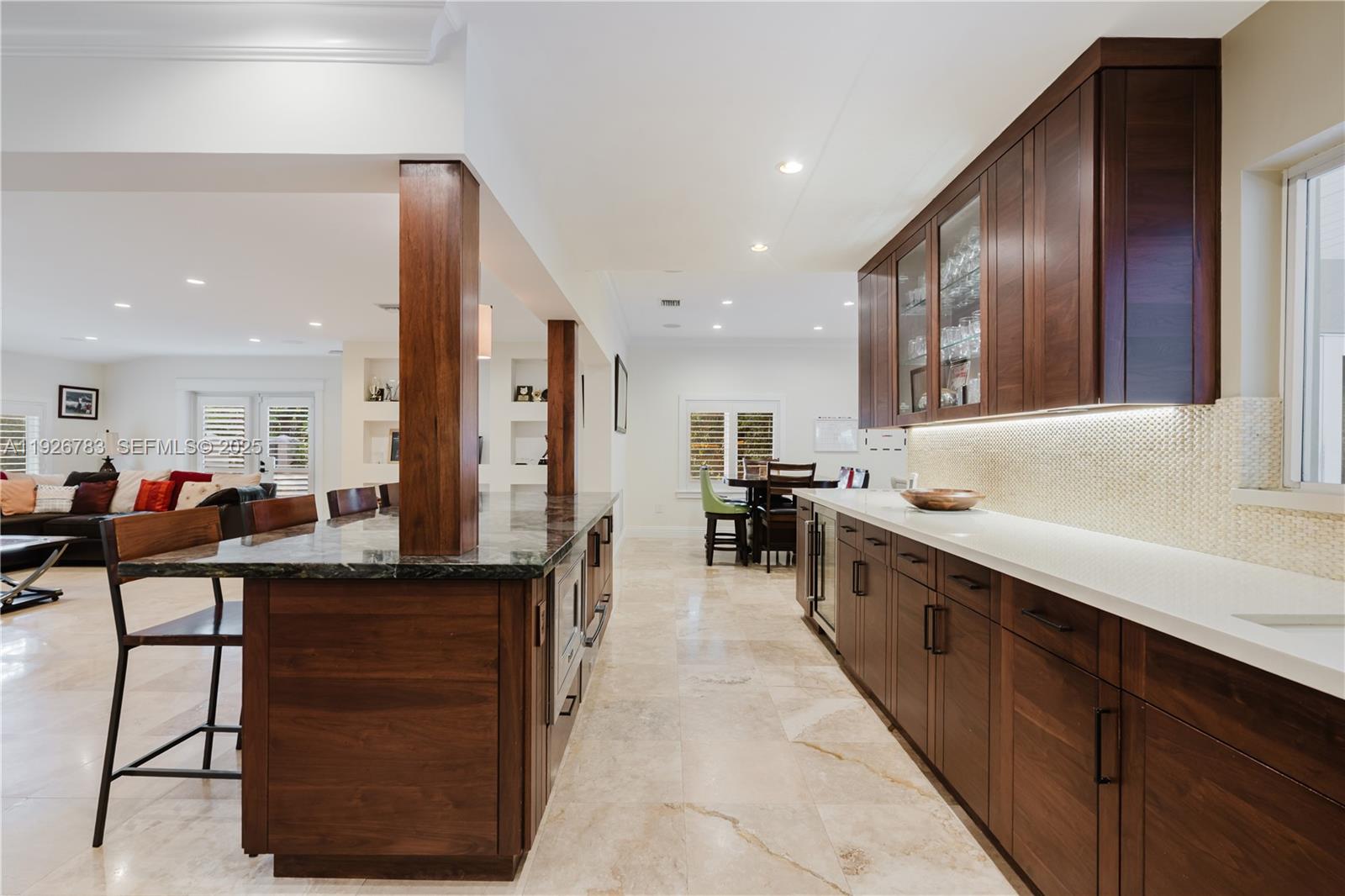 6755 SW 99th Ter Pinecrest, FL 33156