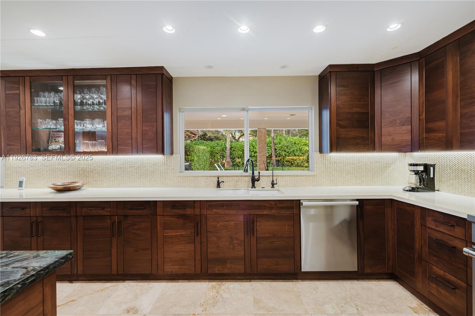 6755 SW 99th Ter Pinecrest, FL 33156